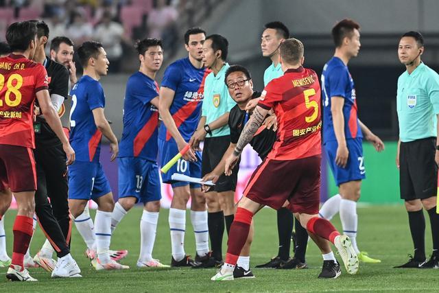 厄瓜多尔男足公布世界杯26人名单：切尔西超级中场领衔强劲阵容